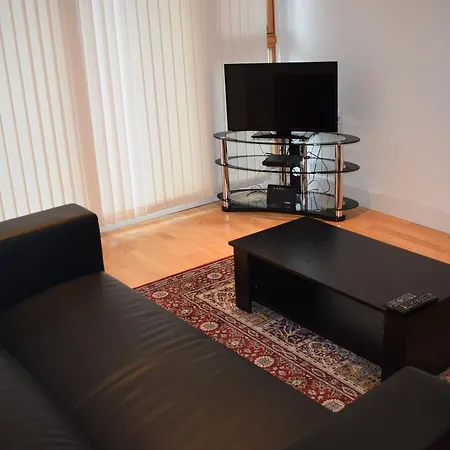 Kal Serviced * Leeds (West Yorkshire)